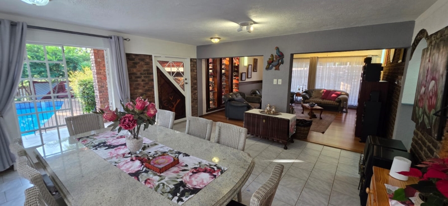 5 Bedroom Property for Sale in Wilkoppies North West